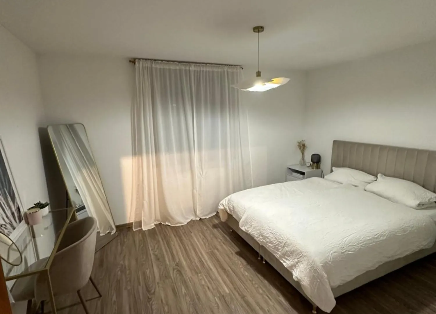 Apartment Zentrale, 55M2, Helle 2 Zimmer Whg Naehe Messe Dusseldorf Germany