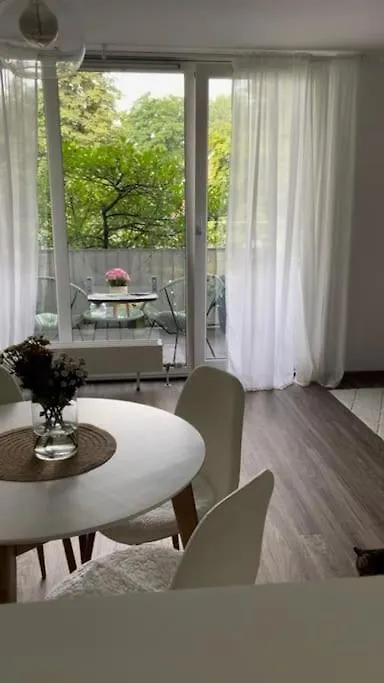 Apartment Zentrale, 55M2, Helle 2 Zimmer Whg Naehe Messe Dusseldorf